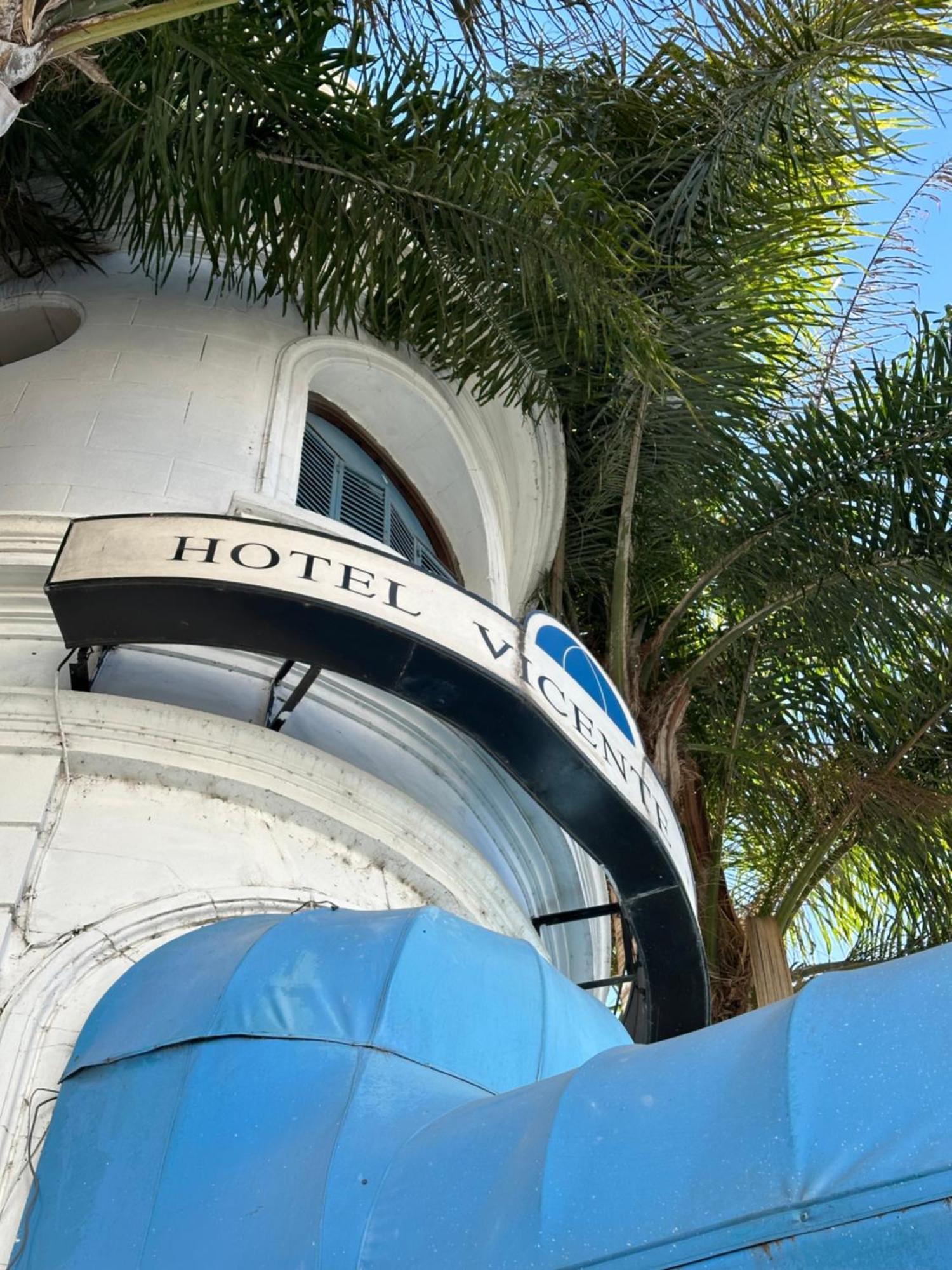 Hotel Vicente Lopez Exterior photo